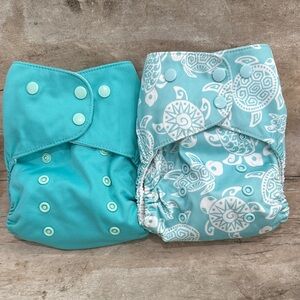 Lalabye Baby, one size cloth diapers reusable. Pair, one print one solid. *USED*